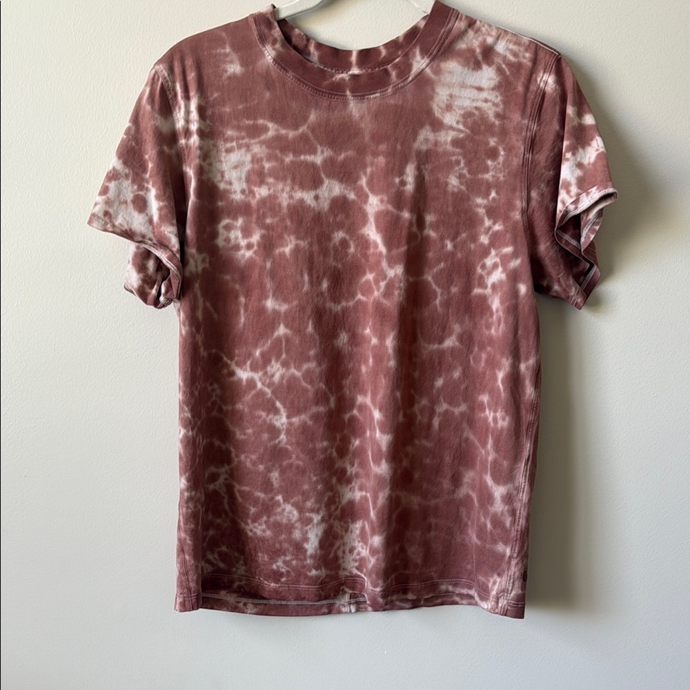 lululemon athletica Short Sleeve Tie-Dye Tee in Mauve and White